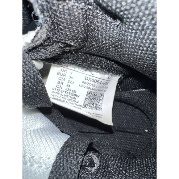 Air Jordan 1 Retro High OG SKYLINE Size 5.5 DX0054-805 - Picture 8 of 10